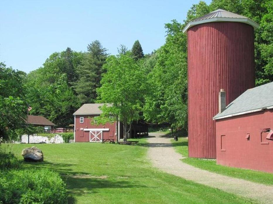 Welcome To Hat City Danbury, A Suburban Retreat Exteriér fotografie